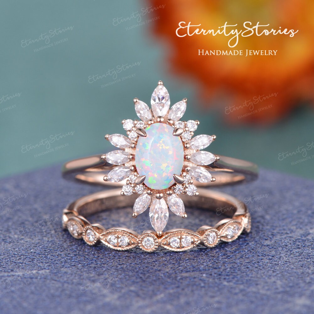 Art Deco Cocktail Ring Oval Cut Lab Opal Verlobungsring Set Rosegold Braut Marquise Heiligenschein Kathedrale Oktober Geburtsstein Geschenk von EternityStories