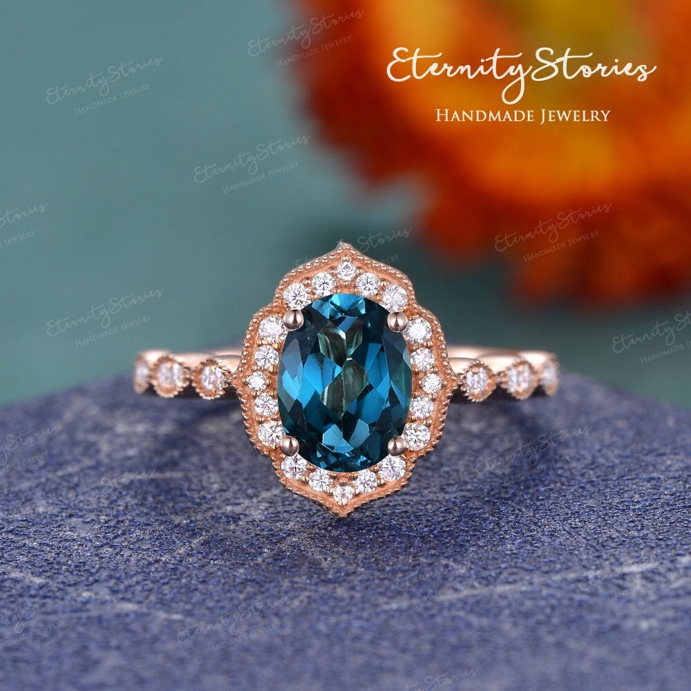 Art Deco Oval Cut London Blue Topaz Verlobungsring Halb Ewigkeit Roségold Diamant Halo Vintage Inspiriert Ring Milgrain Dezember Geburtsstein von EternityStories