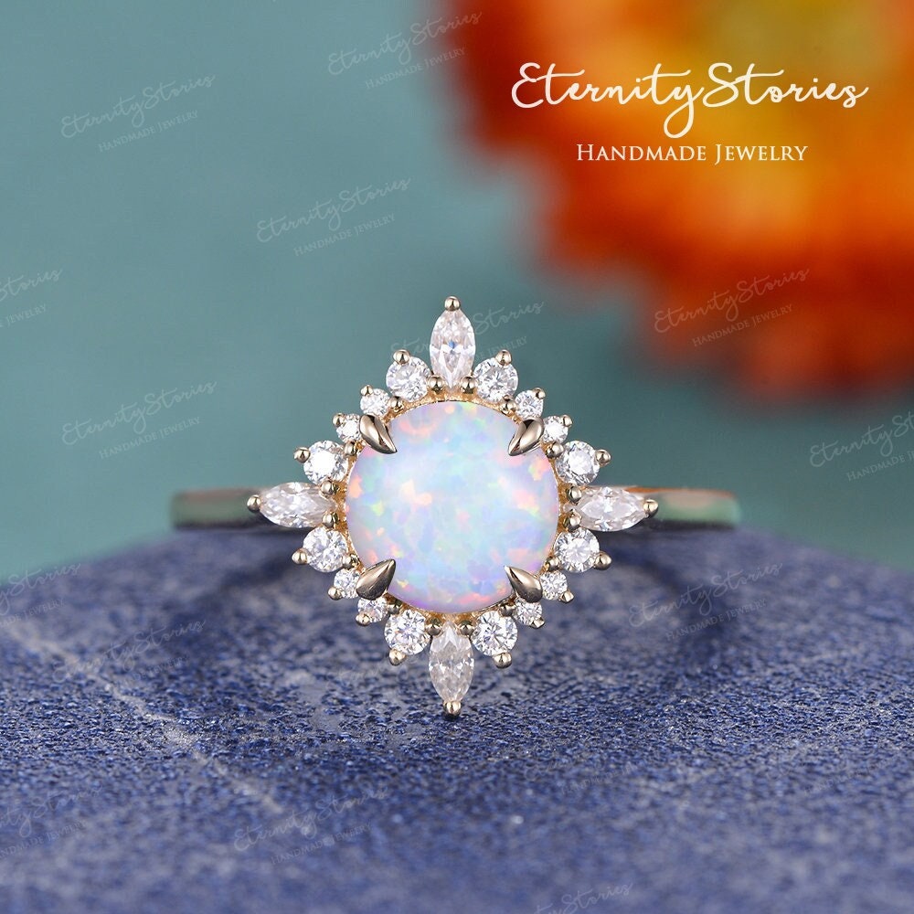 Brilliant Halo Oval Cut Opal Verlobungsring Lab Roségold Unikat Vintage Ring Diamant Blume Kathedrale von EternityStories