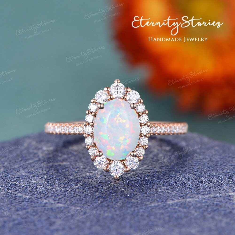 Feueropal Verlobungsring Kathedrale Ring Moissanit Diamant Halo Einzigartiger Rotgold Ehering Ovalschliff Lab Opal Versprechen von EternityStories