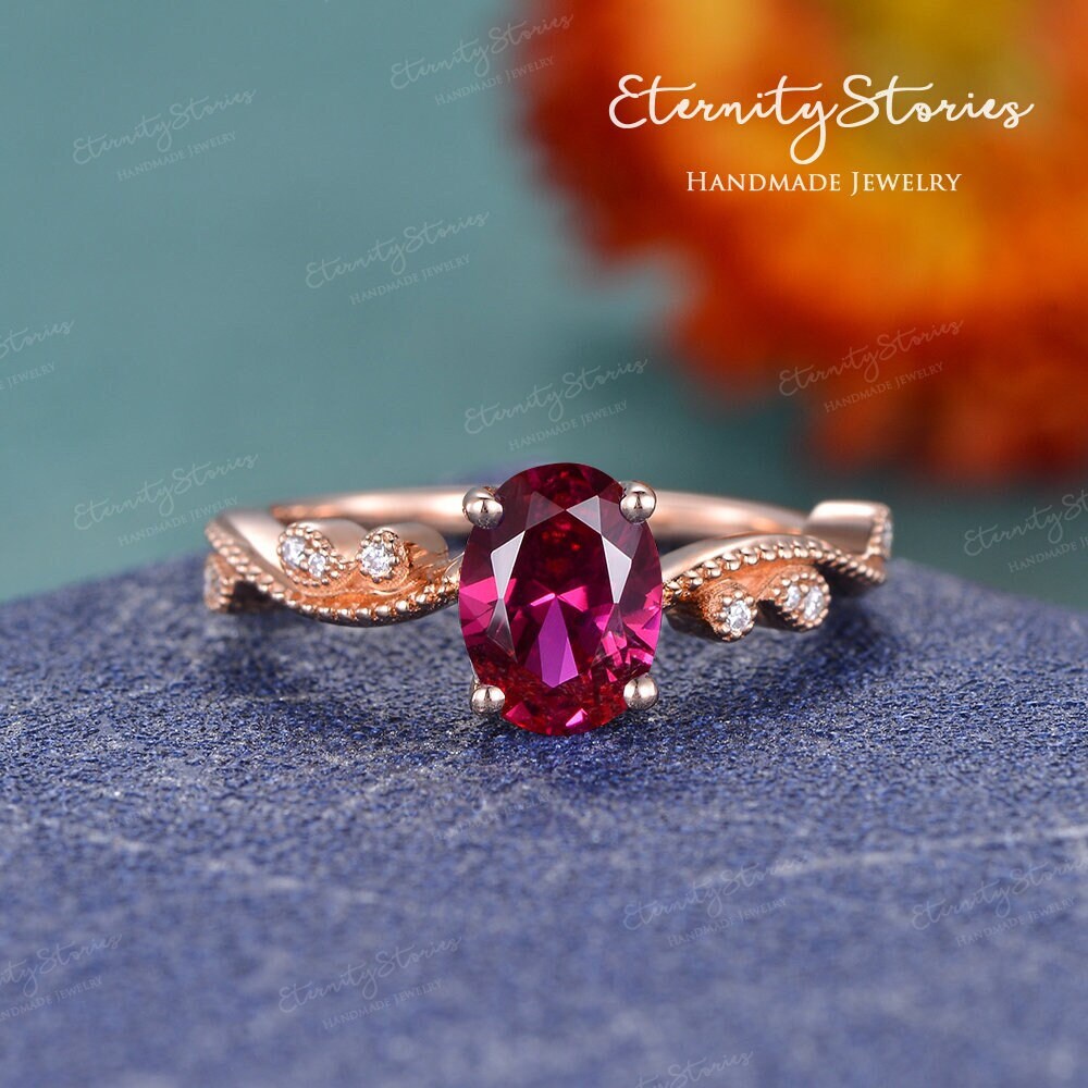 Oval Cut Rubin Verlobungsring Lab Ehering Milgrain Roségold Ranken Ring Blatt Diamant Twist Art Deco Versprechen Geschenk Juli Geburtsstein von EternityStories