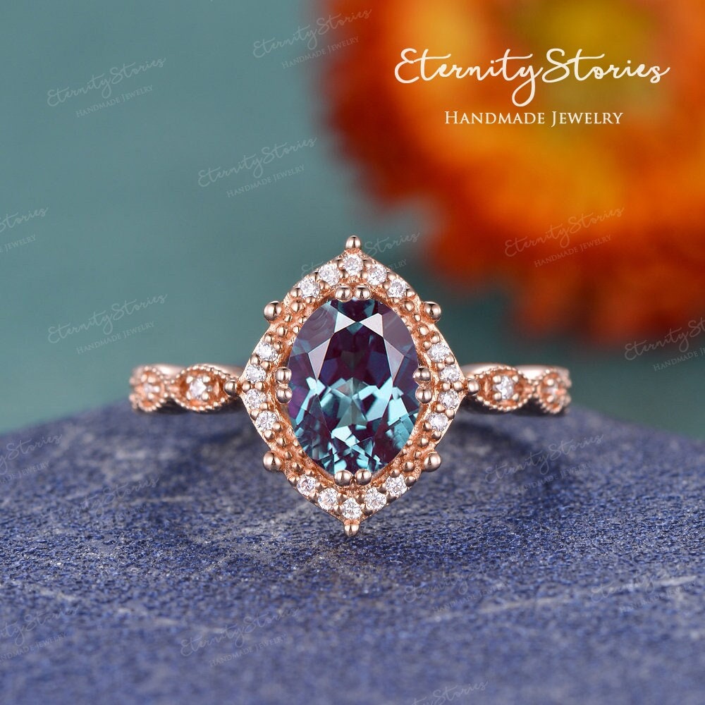 Ovaler Schliff Alexandrit Verlobungsring Milgrain Roségold Lab Ring Art Deco Diamant Halo Vintage Halbe Ewigkeit Juni Geburtsstein 14K Ovaler Schliff Alexandrit Verlobungsring Milgrain Roségold Lab Ring Art Deco Diamant Halo Vintage Halbe Ewigkeit Juni Geburtsstein 14K von EternityStories