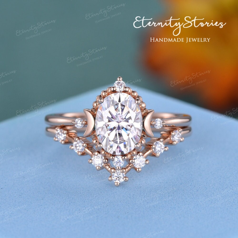 Vintage Mond Verlobungsring 1.5Ct Oval Cut Moissanite Set Rose Gold Hochzeit Braut Sets Frauen Milgrain Einzigartige Versprechen Ring von EternityStories