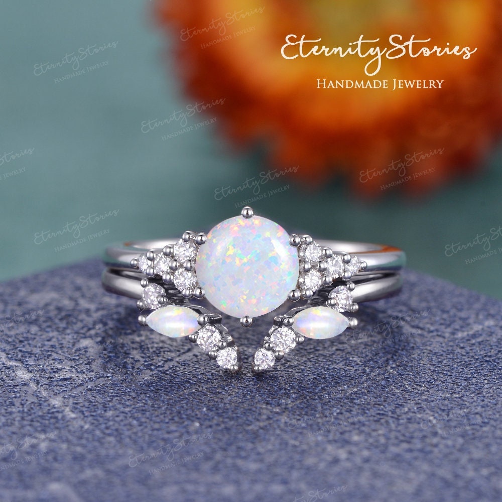 Vintage Opal Verlobungsring Set Frauen Cabochon Rundschliff Roségold Offene Hochzeit Braut Diamant Cluster Ring Geschenk von EternityStories