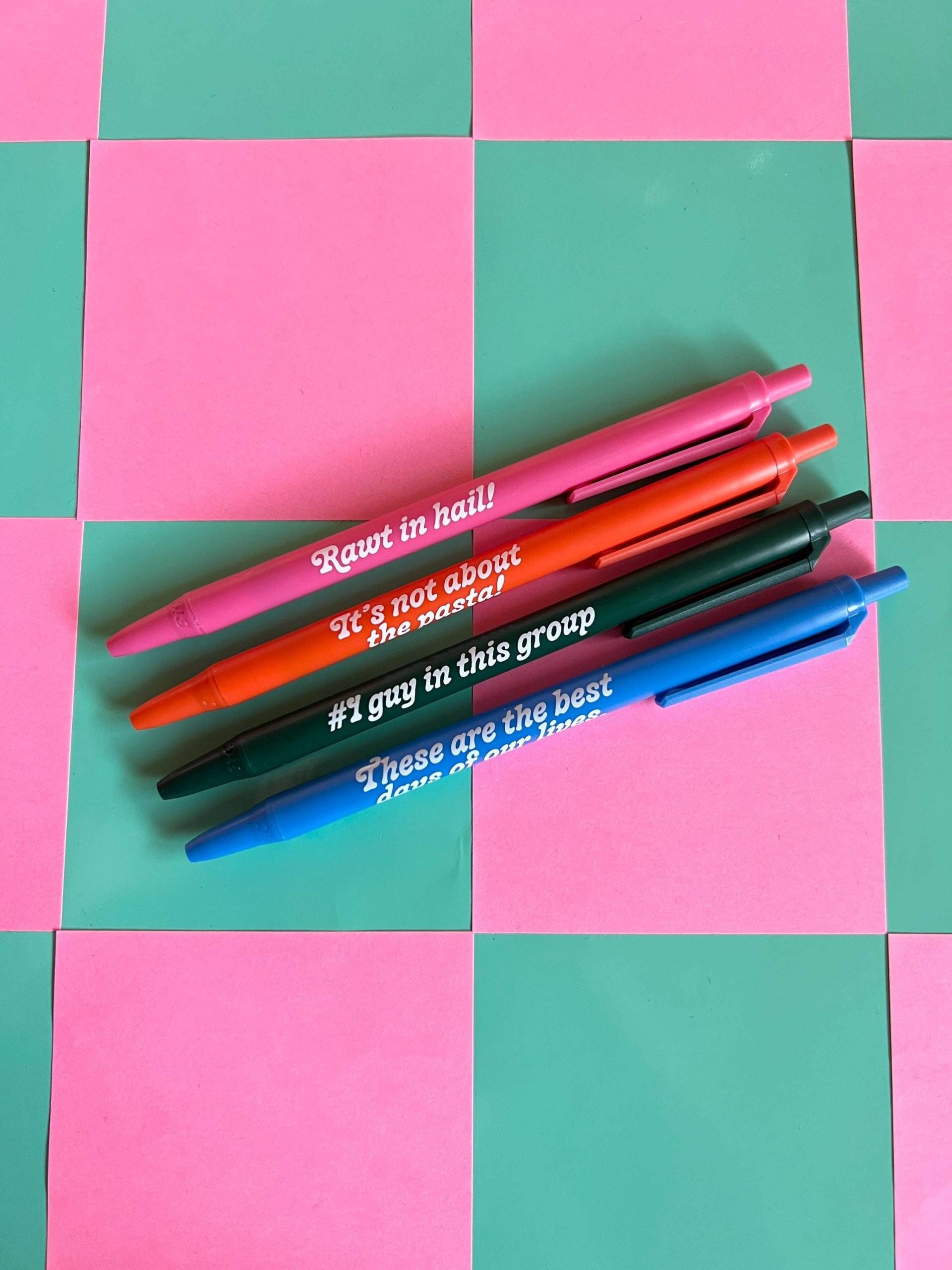 Vanderpump Rules Pen Set - Rawt in Hail Es Geht Nicht Um Die Pasta Der #1 Kerl Dieser Gruppe Das Sind Besten Tage Unseres Lebens Vanderpump Rules Pen Set - Rawt in Hail Es Geht Nicht Um Die Pasta Der #1 Kerl Dieser Gruppe Das Sind Besten Tage Unseres Lebens von EtherAndOpal