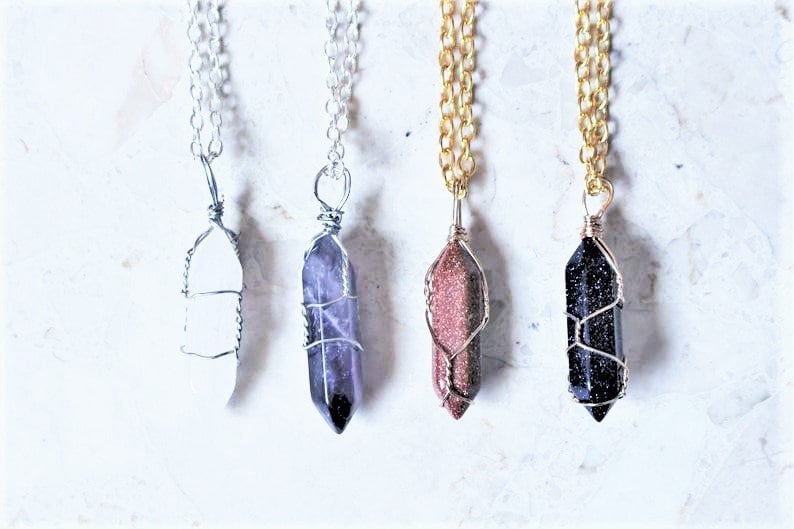 Kristall Halskette Edelstein Rosenquarz, Amethyst, Gold Blau Sandstein. Geschenk Für Ihre Kostenlose Uk Versand Schmuck Einzigartige Glitzernden Kristall Halskette Edelstein Rosenquarz, Amethyst, Gold Blau Sandstein. Geschenk Für Ihre Kostenlose Uk Versand Schmuck Einzigartige Glitzernden von EtherealCollectiveUK