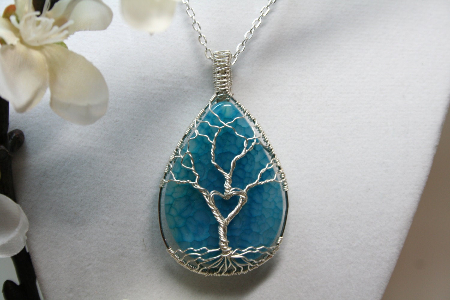 Draht Gewickelte Baum Halskette, Sterling Silber Herz Des Lebens, Handgemachter Schmuck, Aqua Gefärbter Achat, Tropfen Geschenk Für Freundin von EtherealEarthGifts