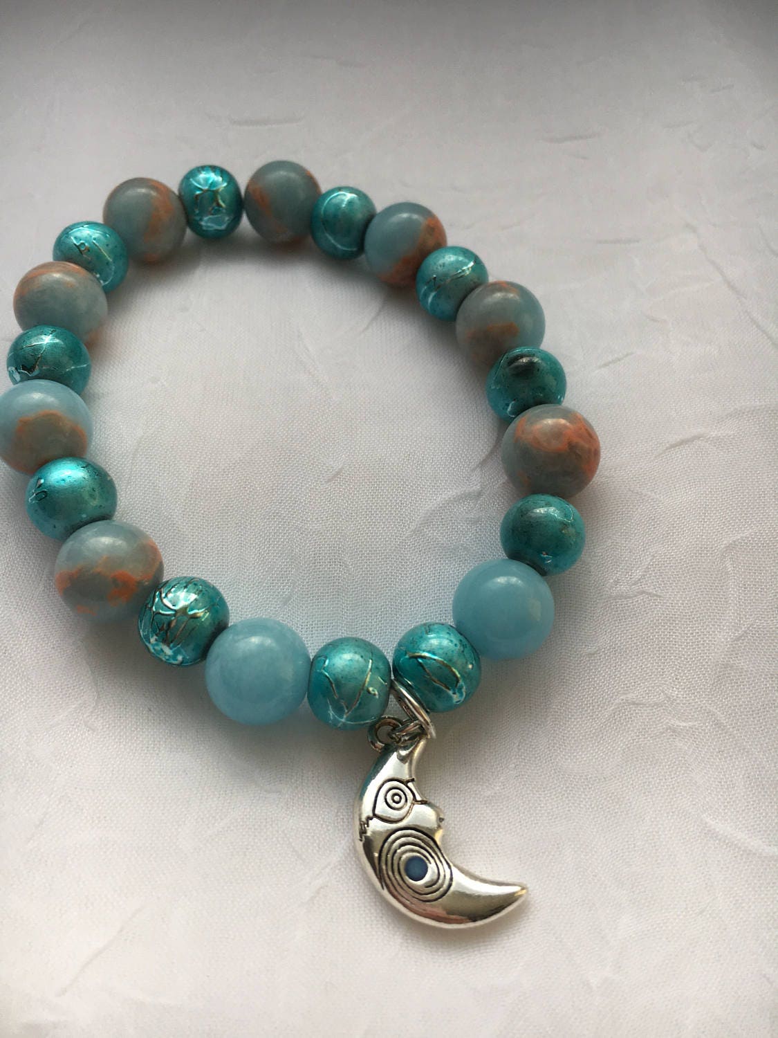 Powderblue Imperiale Jaspis Mit Swarovski Mond Anhänger Armband Powderblue Imperiale Jaspis Mit Swarovski Mond Anhänger Armband von EtherealLightDesigns