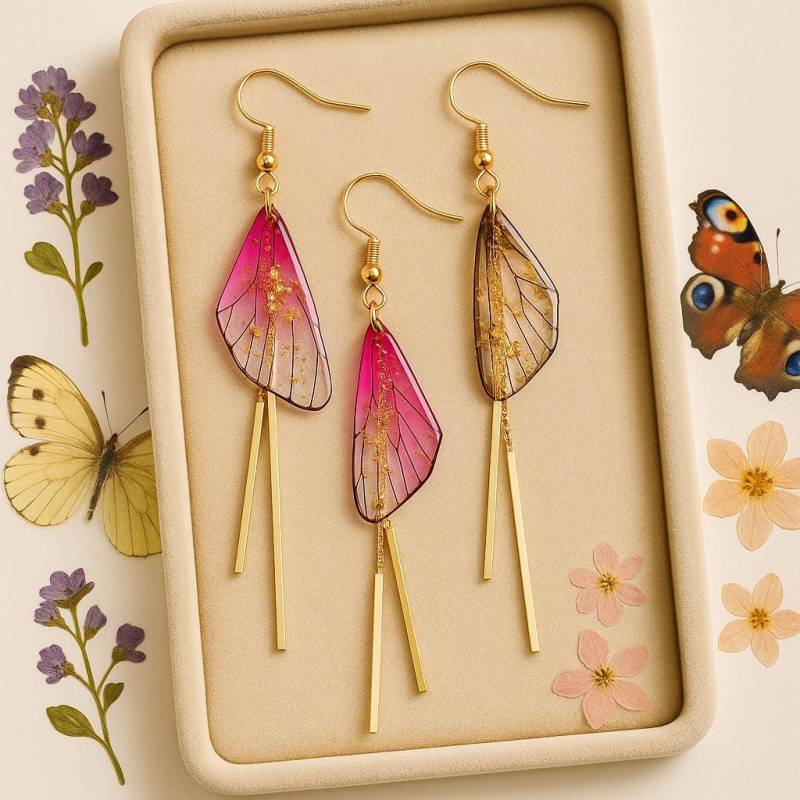 Harz Schmetterling Flügel Ohrringe Goldflocken, Natur Inspirierter Schmuck, Leichte Statement Ohrringe Harz Schmetterling Flügel Ohrringe Goldflocken, Natur Inspirierter Schmuck, Leichte Statement Ohrringe von EtherealiaAtelier