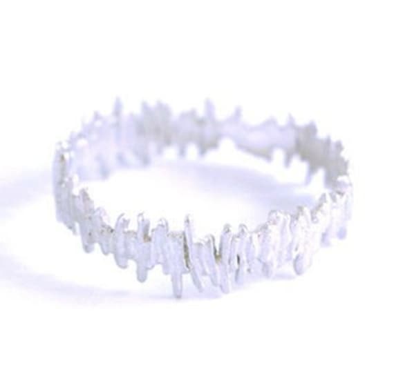 750Er Weißgold Ring Ehering Verlobungs Goldring Unisex Hochzeit Texturierte Guermante Sammlung 750Er Weißgold Ring Ehering Verlobungs Goldring Unisex Hochzeit Texturierte Guermante Sammlung von EthicaljewelryEB