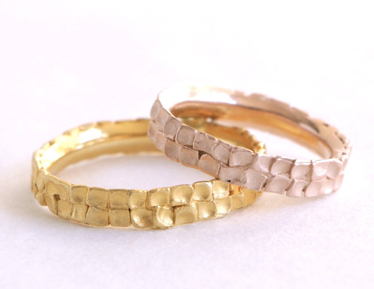 Eheringe Aus Recycelt 750Er Gold - Bandringe Goldschmiede Hergestellt in Barcelona - Original Hochzeit Eheringe Aus Recycelt 750Er Gold - Bandringe Goldschmiede Hergestellt in Barcelona - Original Hochzeit von EthicaljewelryEB