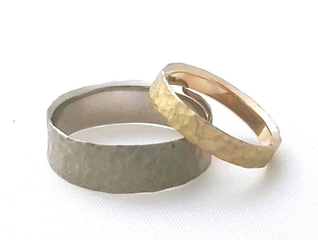 Eheringe Set Zertfiziertes Fairmined Gehämmertes 750Er Weiss Und Gelbgold Gemacht in Meiner Werkstatt Von Barcelona-Emilie Bliguet Eheringe Set Zertfiziertes Fairmined Gehämmertes 750Er Weiss Und Gelbgold Gemacht in Meiner Werkstatt Von Barcelona-Emilie Bliguet von EthicaljewelryEB