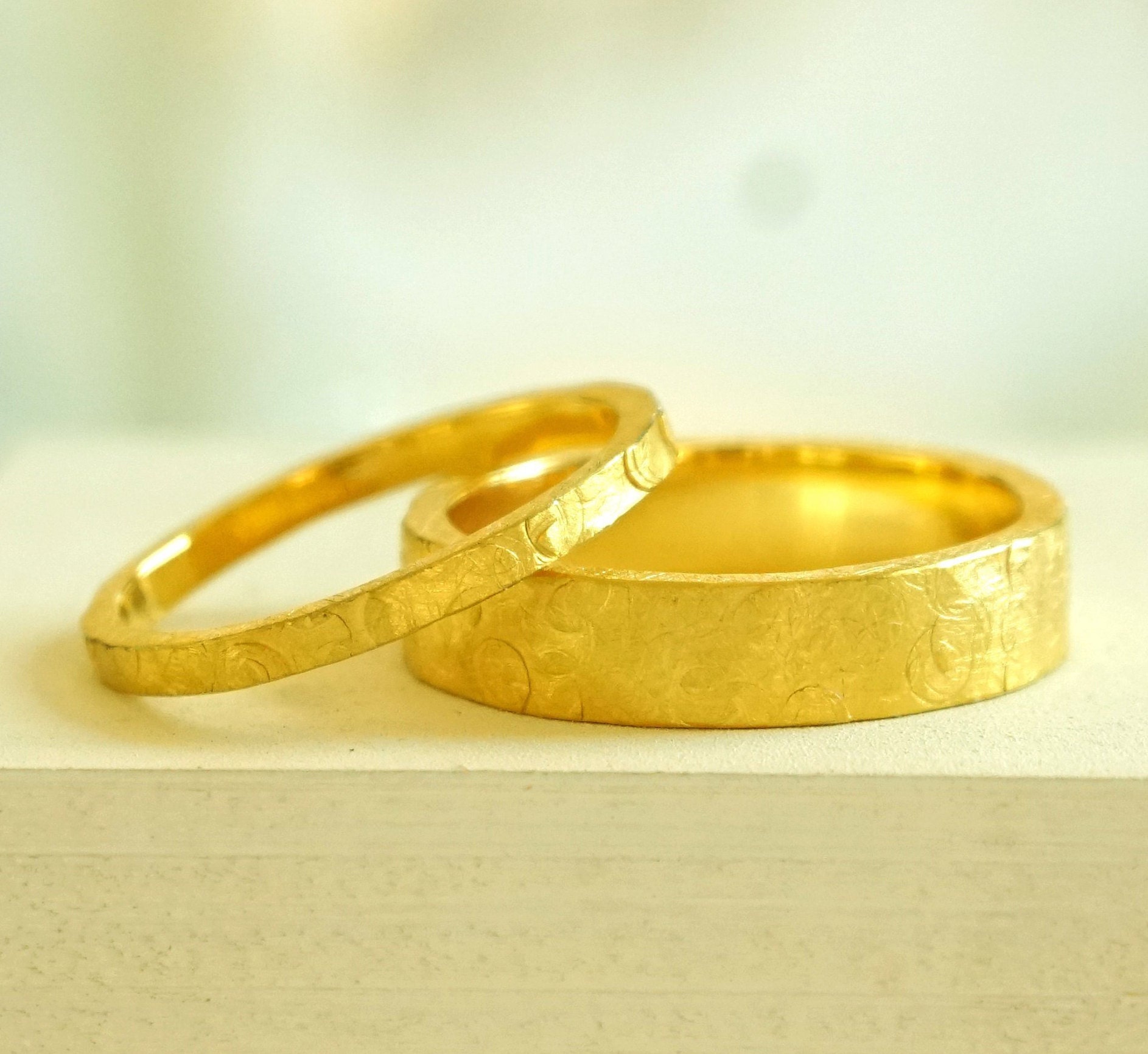 Eheringe in Fair Gelb Rosé Rot Weißgold 585 Oder 750Er Gold Gehämmerte Unisex Trauringe Von Mir Meiner Werkstatt Gemacht Eheringe in Fair Gelb Rosé Rot Weißgold 585 Oder 750Er Gold Gehämmerte Unisex Trauringe Von Mir Meiner Werkstatt Gemacht von EthicaljewelryEB