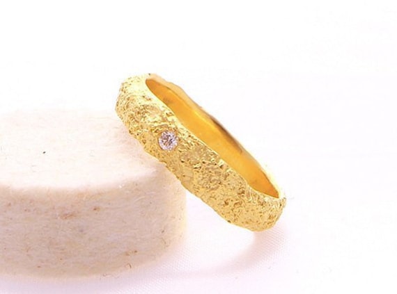 Ring Aus Meiner Neuen Kollektion "Sur Le Sable" in 750Er Recycelt Gold Gefertigt Mit Einem Diamanten Ring Aus Meiner Neuen Kollektion "Sur Le Sable" in 750Er Recycelt Gold Gefertigt Mit Einem Diamanten von EthicaljewelryEB