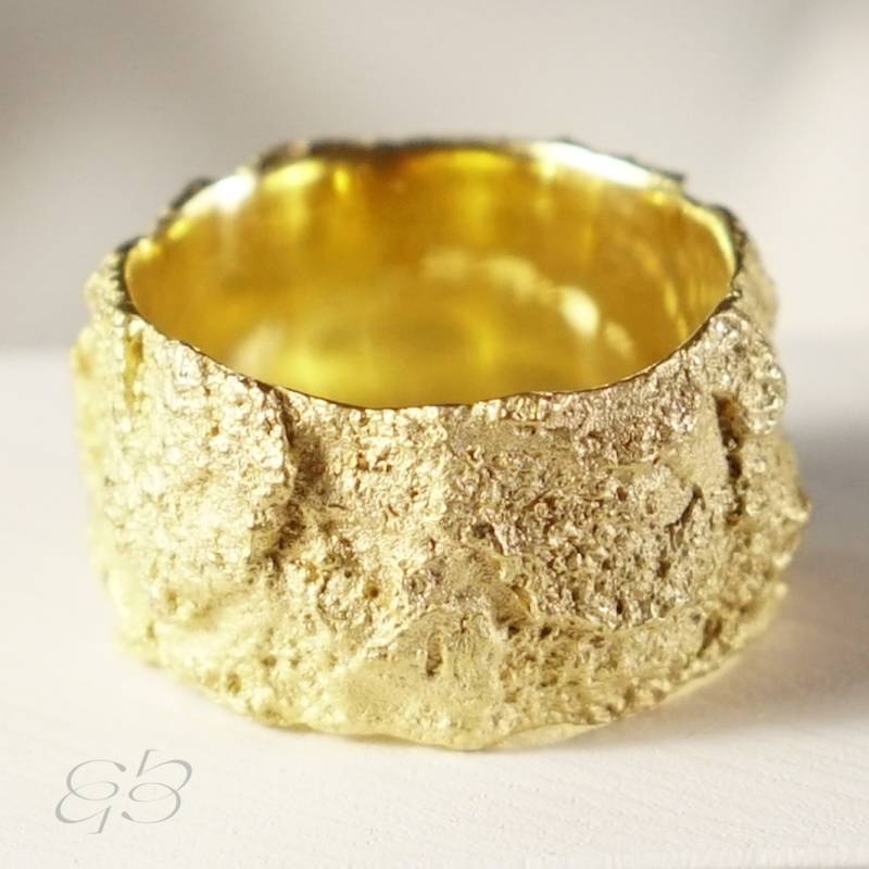 Ring in Fairmined Silber Feinvergoldet-Neues Design-Sur Le Sable-Sand Textur-Messe Silber-Band Ring-Moderner Schmuck Aus Barcelona von EthicaljewelryEB