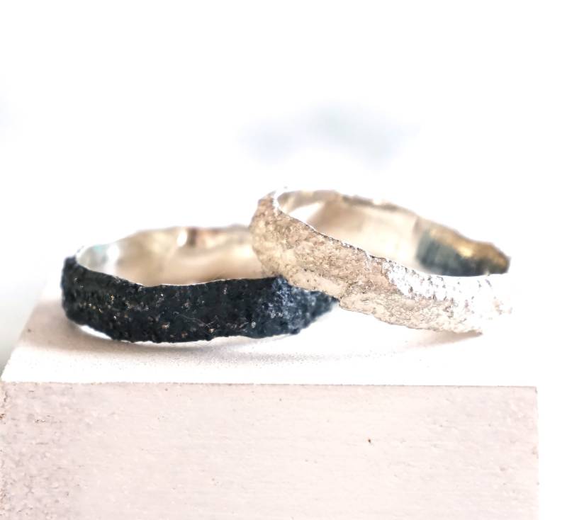 Trauringe Aus Zertifiert Fair Silver - Oxidiert Und Weiss Fairmined Silber - Verschiedene Gemacht Design Hergestellt in Barcelona Trauringe Aus Zertifiert Fair Silver - Oxidiert Und Weiss Fairmined Silber - Verschiedene Gemacht Design Hergestellt in Barcelona von EthicaljewelryEB