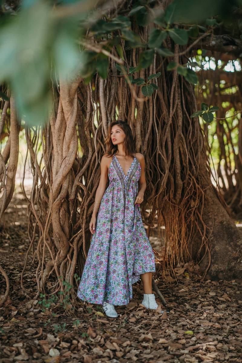 Boho Blumen Neckholder Kleid | Offener Rücken, Fließendes Sonnenkleid von Ethnicqueen