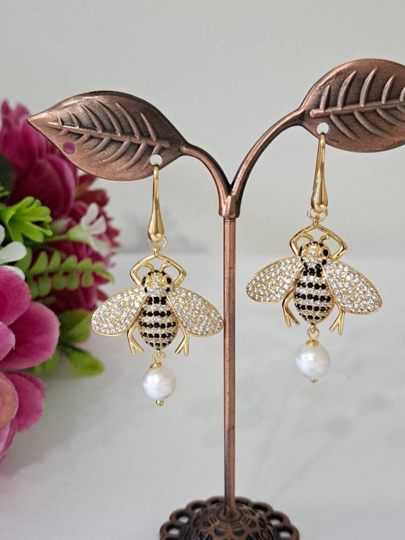 Weiße Barockperlenohrringe, Kristalle Und 925Er Silber, Barockperlenohrringe Weiße Barockperlenohrringe, Kristalle Und 925Er Silber, Barockperlenohrringe von EtnaBijoux