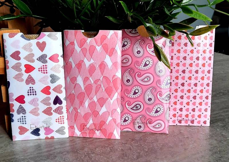 Pillen Etui , , Herzen & Paisley" von Etuistyle