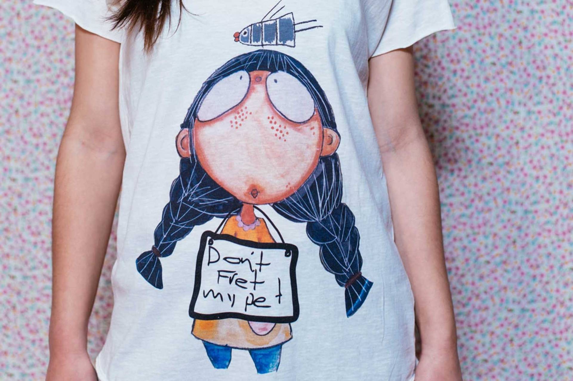Mädchen Mit Zöpfen Malerei Auf Kleidung, Artsy Shirt, Süßes Grafik-T-Shirt Für Teenager, Shirt Frauen, Geschenk Freundin, Tween-Mädchen von EugeniaGerontara