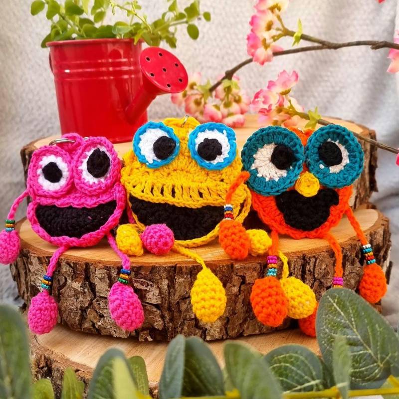 Lustiger Emoji Schlüsselanhänger - Handgemachter Amigurumi Anhänger in Bunt Gehäkelter Smiley Witziges Geschenk & Taschenanhänger Spaß von EulaliasWelt