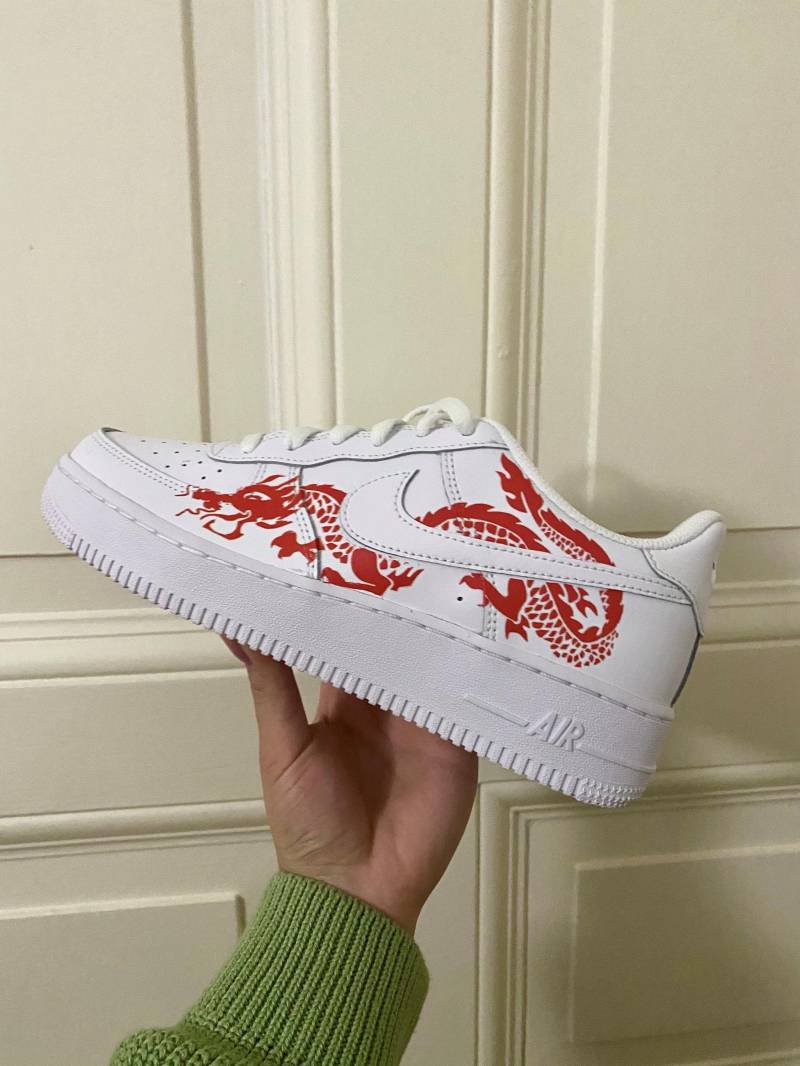Nike Air Force 1 Custom Red Luck Dragon von Euphoriclabofficial