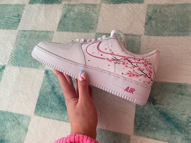 Nike Air Force 1 Custom Sakura Cherry Blossom von Euphoriclabofficial