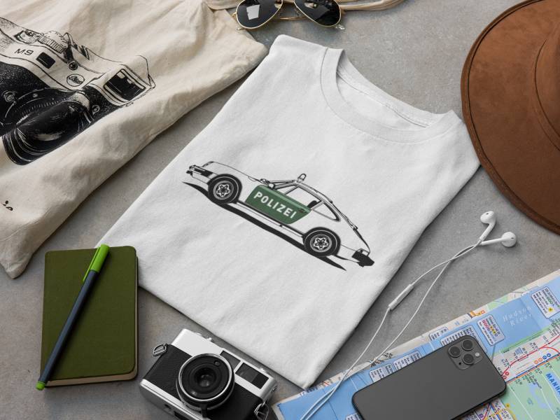 Rennauto Polizei Elfer Getaway T-Shirt Rennauto Polizei Elfer Getaway T-Shirt von EuropeanVintageCar