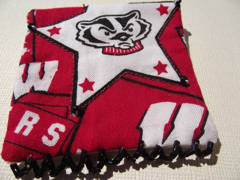 Dachs Brosche von EuthymicThreads