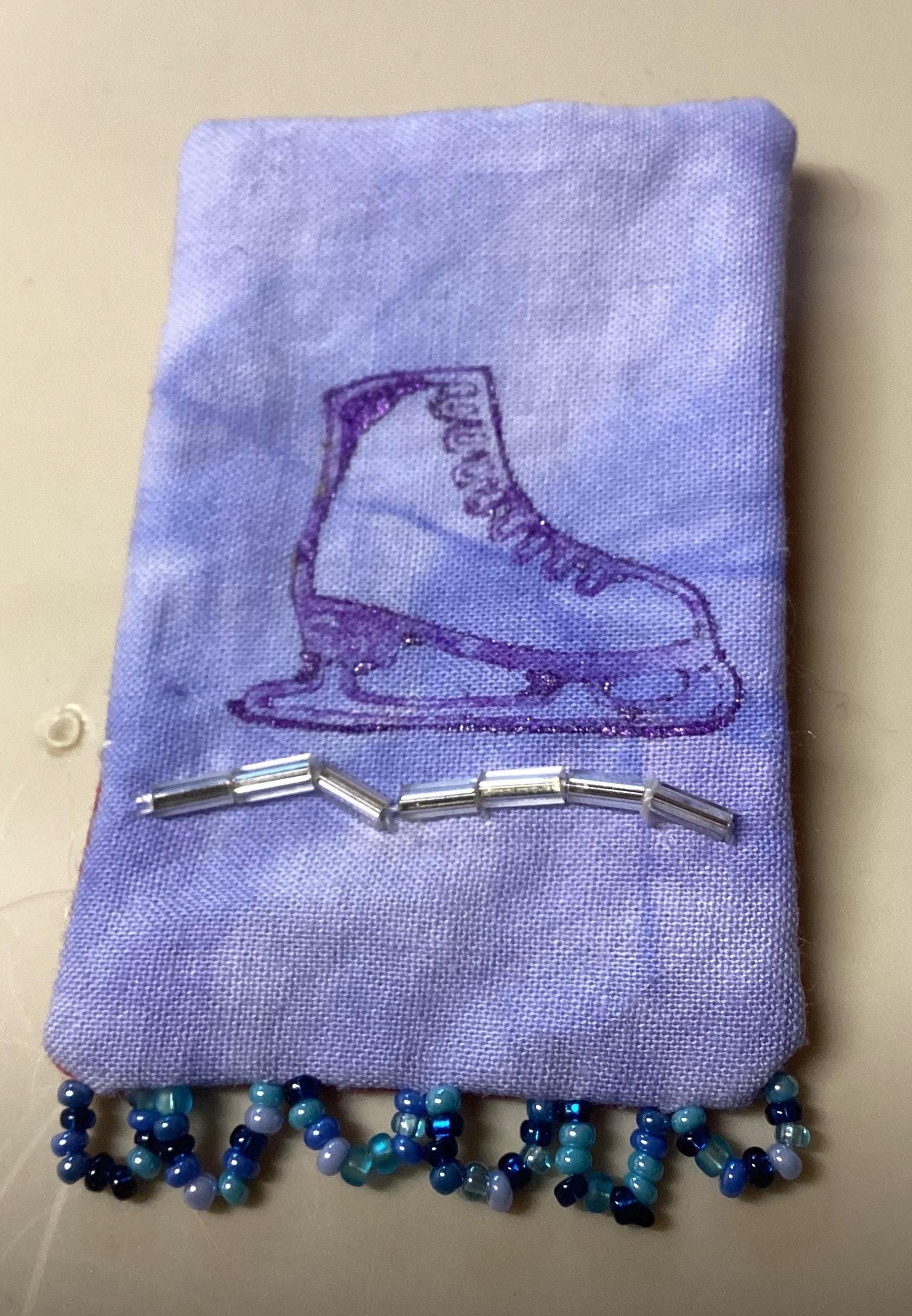 Eiskunstlauf Lavendel Anstecknadel von EuthymicThreads