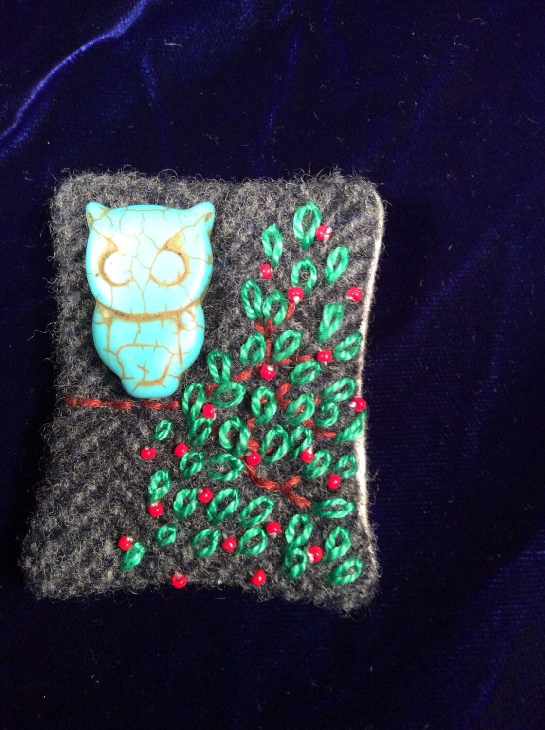 Hoot Eule Anstecknadel von EuthymicThreads