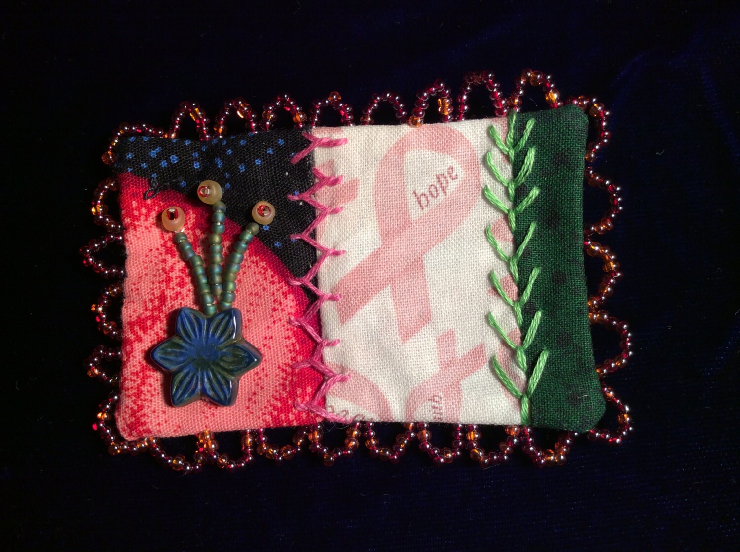 Hope, Starburst Blume Crazy Quilt Pin Brosche von EuthymicThreads