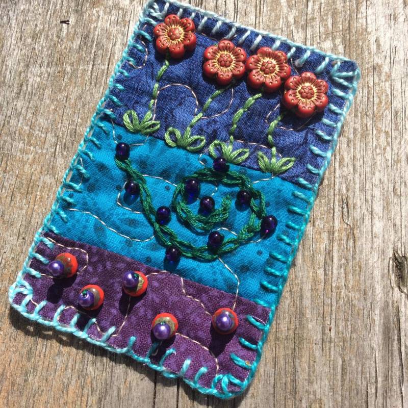 Hübsche in Lila Und Blau Verrückte Quilt Pin Brosche von EuthymicThreads