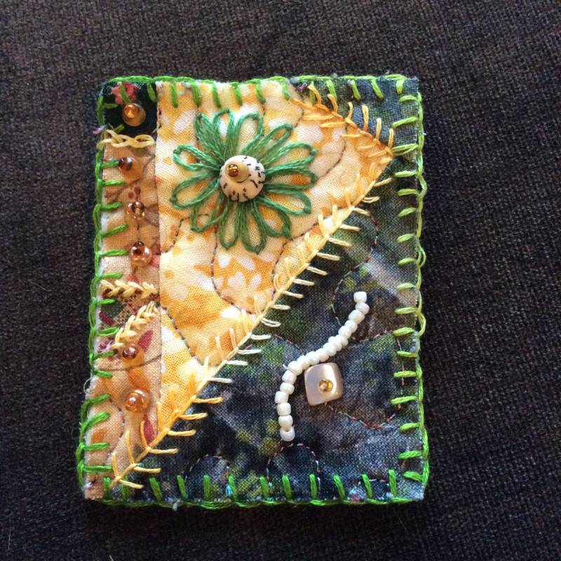 Pin Brosche in Grün Und Gold von EuthymicThreads