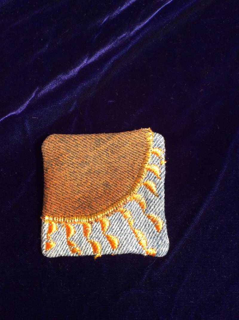 Upcycled Hand-Gefärbte Blue Jeans Sunshine Pin Brosche von EuthymicThreads