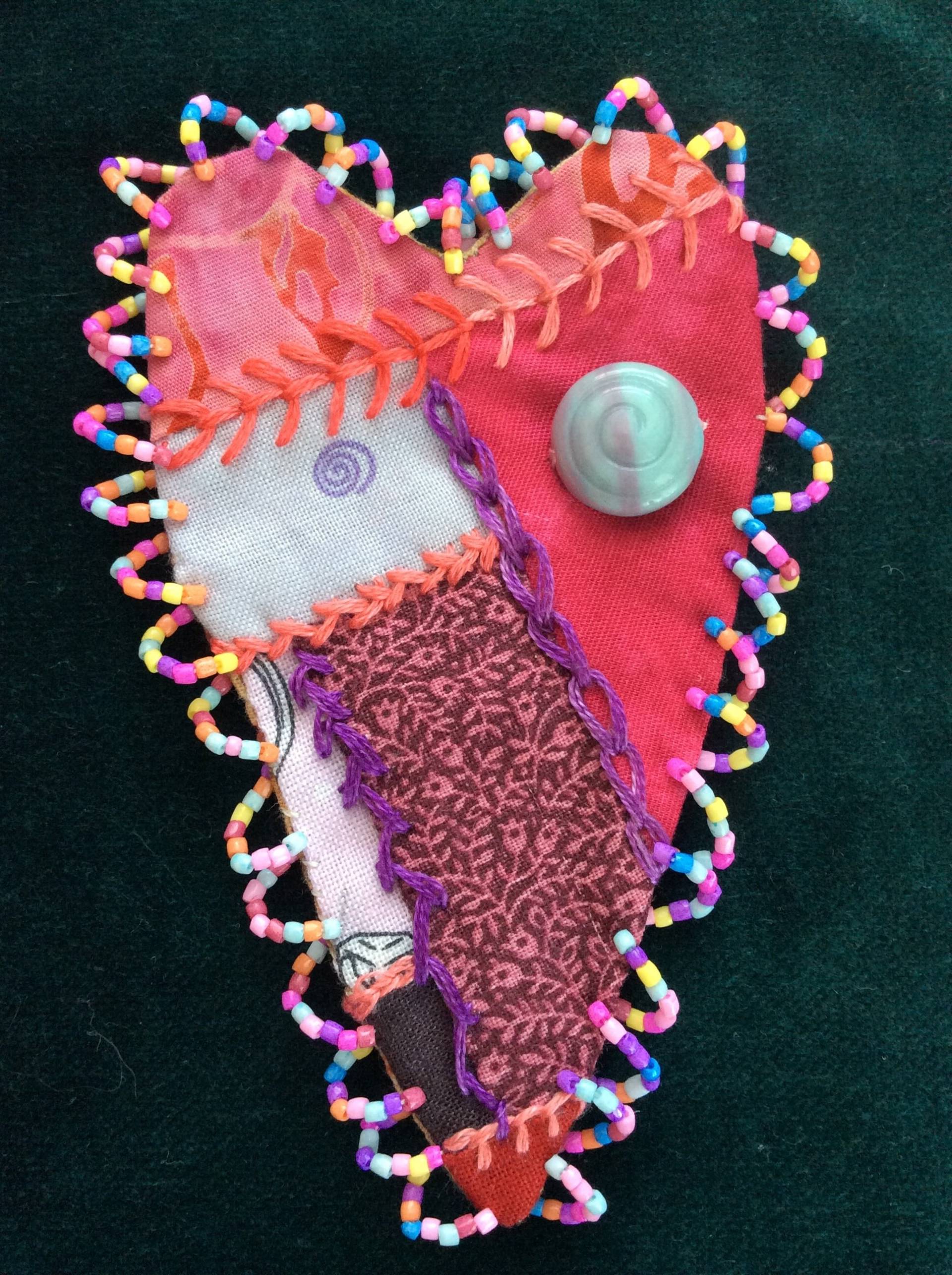 Valentines Konfetti Herz Pin Brosche von EuthymicThreads