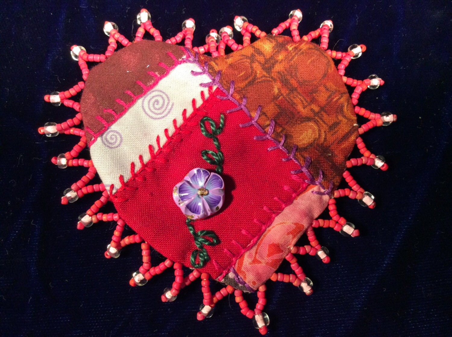 Valentinstag Herz Pin Brosche von EuthymicThreads