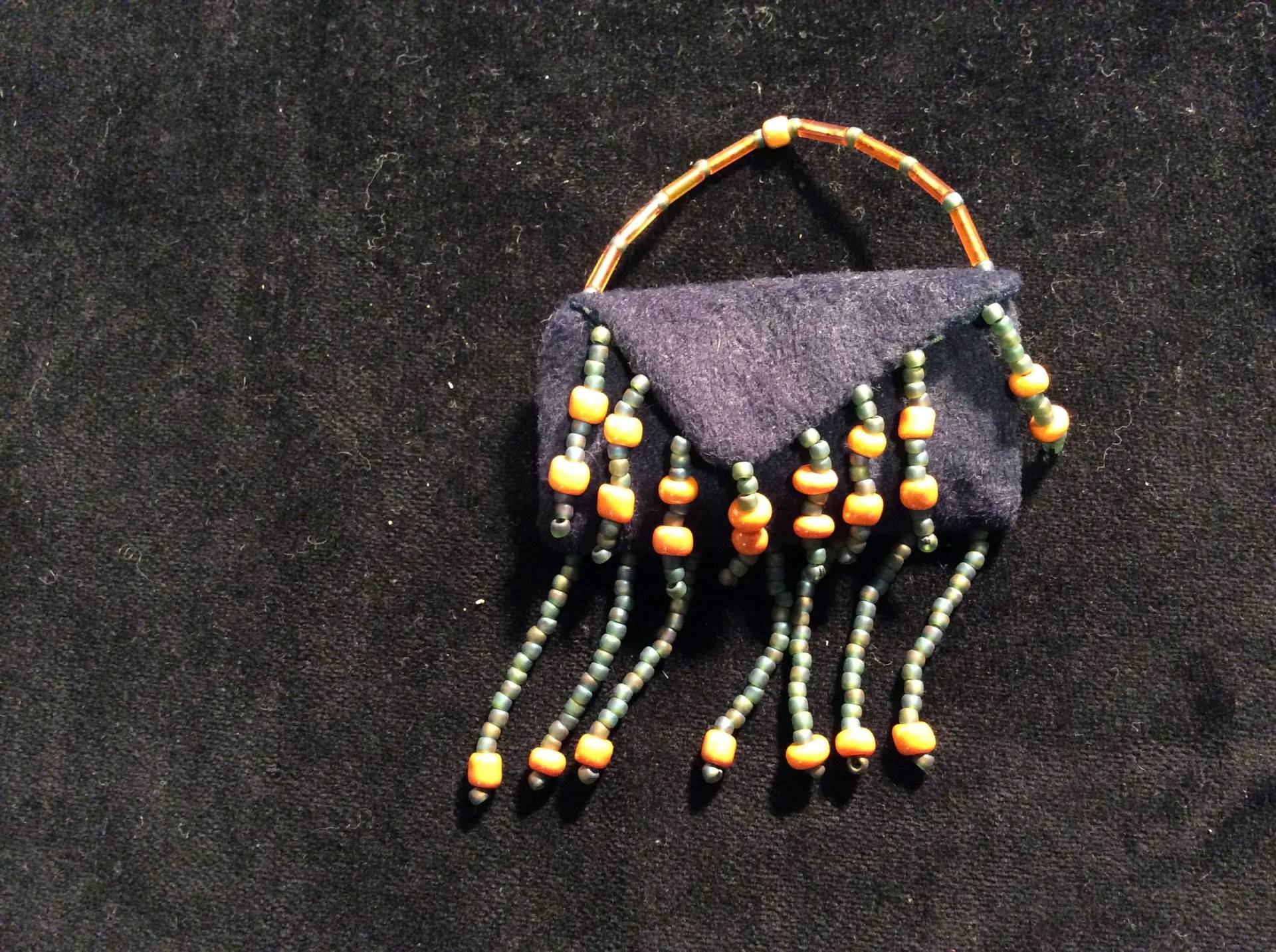 Wildleder Samt Mini-Geldbeutel Pin Brosche von EuthymicThreads