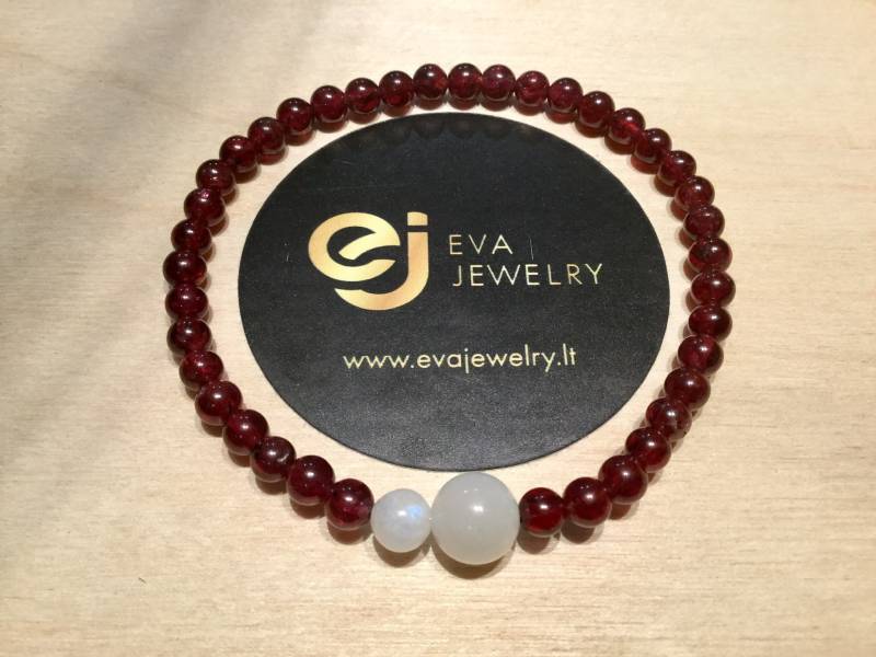Natural Garnet 5mm White Moonstone 6 8mm Beaded Armband Precious von EvaJewelryLT