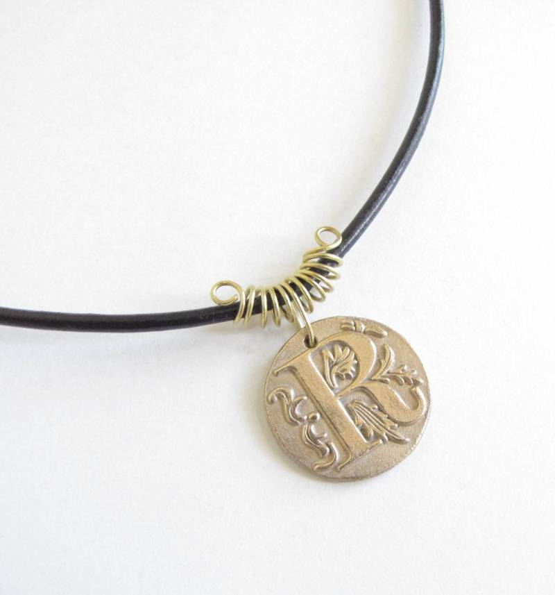 Anfangsmonogramm Anhänger, Wachs Siegel Personalisierter Schmuck, Initiale, Bronze, Metall Ton, Buchstabe von EvaLineJewelry