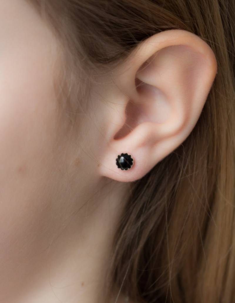 Black Onyx Post Sterlingsilber Ohrstecker, Ohrstecker 6mm Gezackten Fassung von EvaLineJewelry