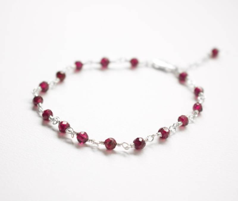Granat Armband Oder Fußkettchen, Sterling Silber Armband, Natürliche Verstellbarer Draht Gewickelt Januar Birthstone von EvaLineJewelry