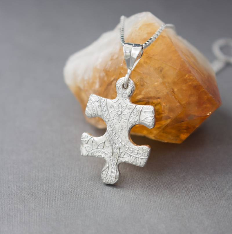 Puzzleteil Silberkette , Autismus Bewusstsein Silber Anhänger Feinsilber Minimalist Puzzleteil Silberkette , Autismus Bewusstsein Silber Anhänger Feinsilber Minimalist von EvaLineJewelry