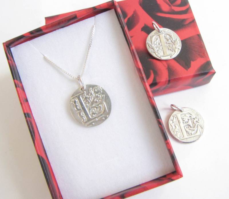 Silber Initial Anhänger, Monogramm Personalisierte Wachs Siegel Pmc Buchstaben Medaillon, Initial Benutzerdefinierte Anhänger von EvaLineJewelry