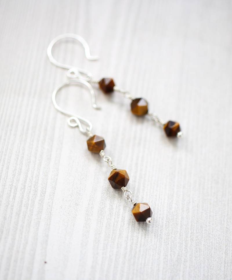 Tiger Eye Ohrringe, Naturstein Ohrhänger, Draht Gewickelt Ohrringe Facettiert, Schmuck von EvaLineJewelry
