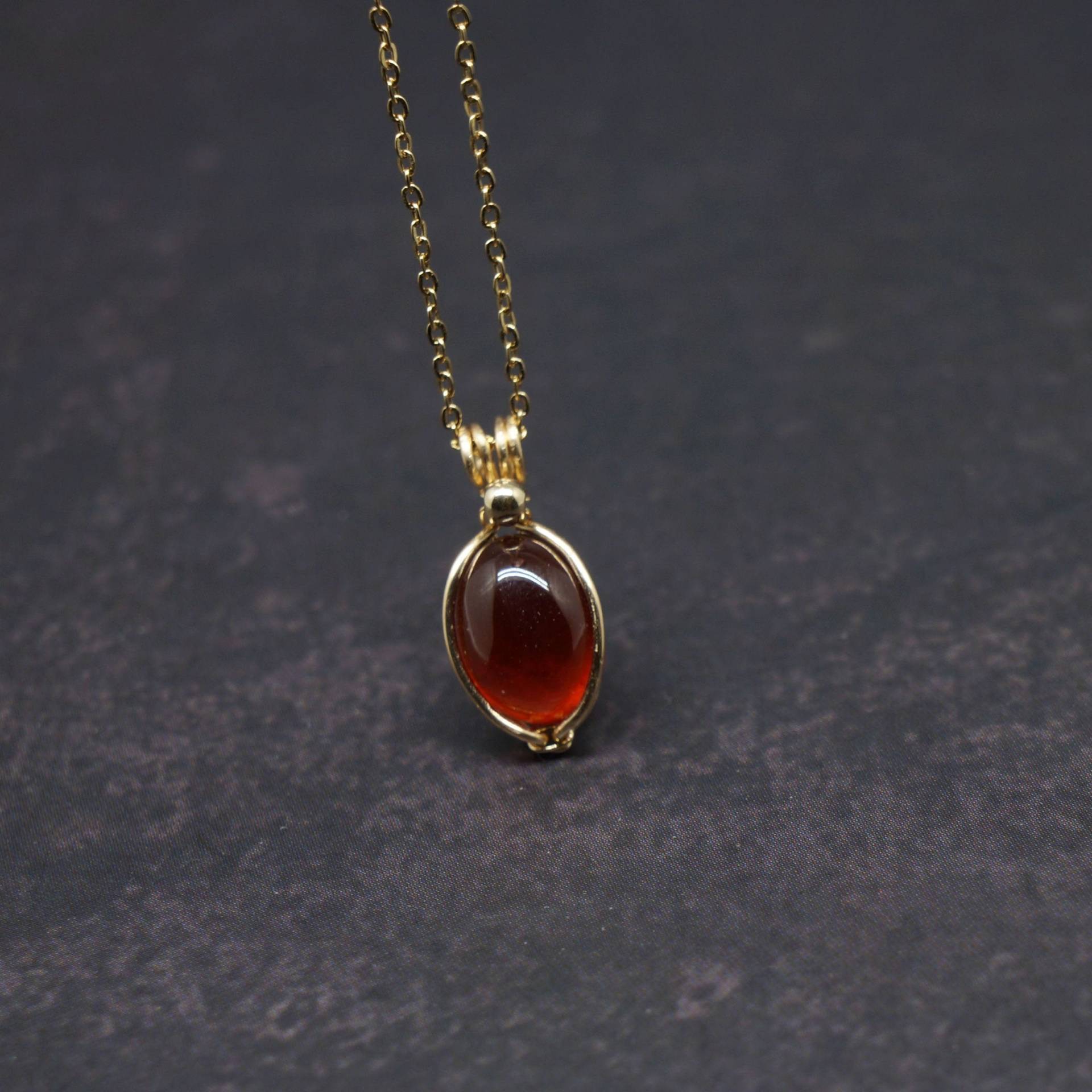 Einfache Granat Anhänger Für Den Alltag Kleine Halskette Weihnachtsgeschenk Rote Edelstein Sie Geburtstag 14K Glod Pandant von EvaSueJewelry