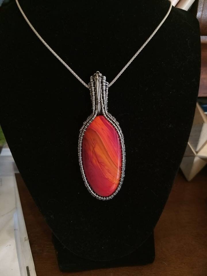 Handgefertigter Schmuck, Drahtgewickelt Anhänger. Sterling Und Argentium Silber Draht Gewickelt Erdbeerglas Und Anhänger, Geschenk Handgefertigter Schmuck, Drahtgewickelt Anhänger. Sterling Und Argentium Silber Draht Gewickelt Erdbeerglas Und Anhänger, Geschenk von EvaVreugdenhil