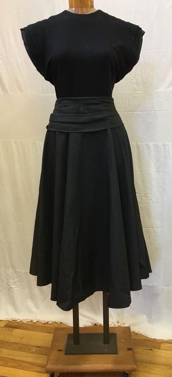 1940Er, 36" Büste, Schwarzes Krepp - Und Taftkleid von EvaWagenfish