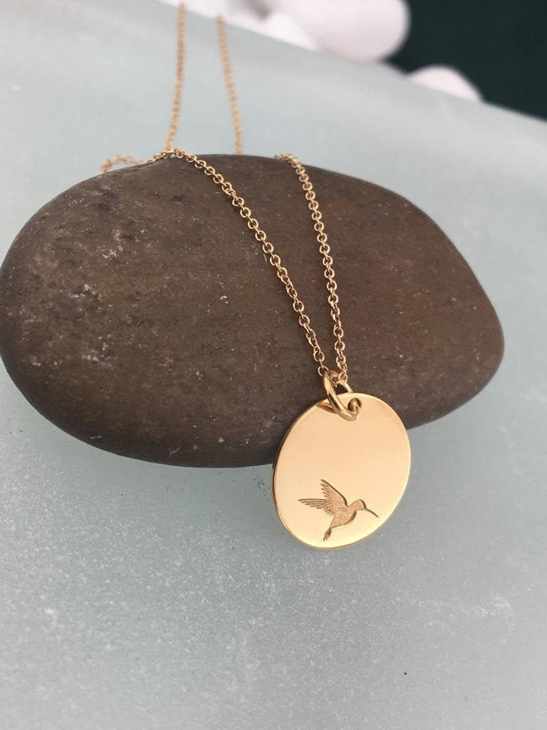 14K Solid Gold Kolibri Anhänger Halskette Personalisierter Schmuck 14K Solid Gold Kolibri Anhänger Halskette Personalisierter Schmuck von EvangelosJewels