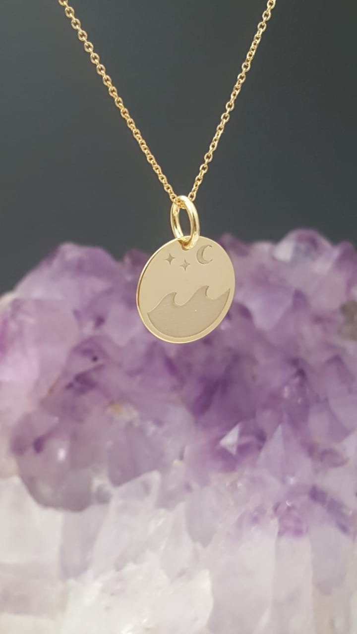 14K Solid Gold Wave Anhänger Halskette Ocean & Celestial Design 14K Solid Gold Wave Anhänger Halskette Ocean & Celestial Design von EvangelosJewels